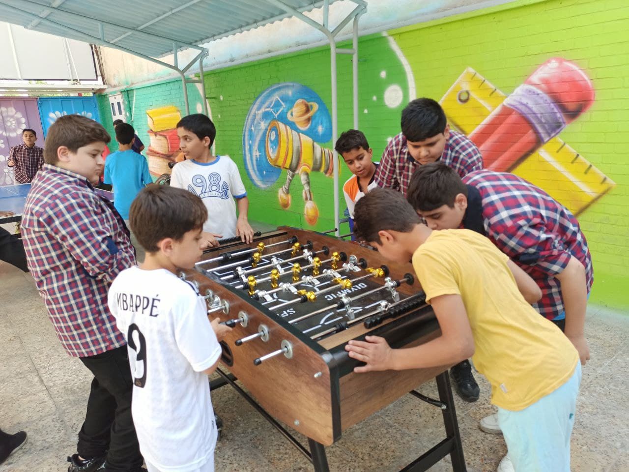 دبیرستان پسرانه غیر دولتی اندیشه هنر متوسطه اول